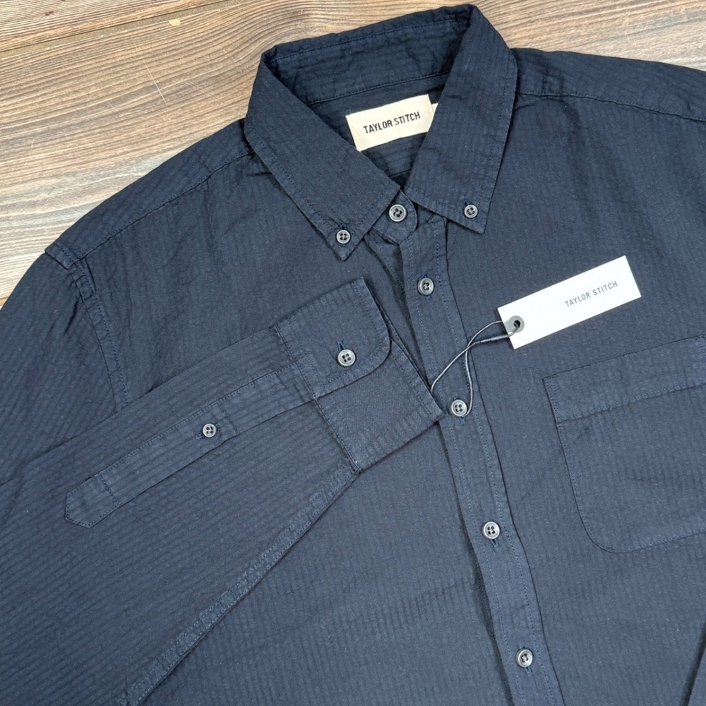 Taylor Stitch Mens Size 38 MEDIUM The Jack Shirt Dark Navy Seersucker New